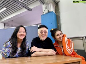 Vincent Kok Instagram - 再次代小B節目組向小B及家長們致意，唔好意思，復活節捉人哋入上水溫書，辛苦晒！

On Vincent : 
Wardrobe @Wagamamaplayground
Spectacles @leoopticshop

Hair by @base_control_by_brad_hair @ykarahk 
@louis375
Makeup
@Yukimakeup

#香港小b選舉 
#睇少陣小B睇陣女仔
#兩位都好讀得又靚又斯文又咩