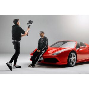 Vincent Stein Instagram - Rate welche Farbe der Ferrari hat und swipe zur Seite. Schreibe die Farbe des Autos in die Kommentare und markiere alle Menschen, die du nerven möchtest. Der Hauptgewinn ist der Sportwagen - den natürlich aber niemand gewinnt. Like, wenn du diese interaktiven Posts auch so unfassbar unterhaltsam findest wie ich.