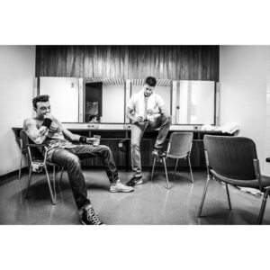 Vincent Stein Instagram - Update zur @sdp_die_band Tour: Wie Ihr sicherlich mitbekommen habt, werden nun nach und nach Veranstaltungen per behördlicher Anordnung und zum Schutz der Gesundheit untersagt. 😐Dementsprechend wird unsere Tour nicht wie geplant im März/April/Mai stattfinden können. Das ist die schlechte Nachricht. 
Die GUTE Nachricht ist: Es gibt für ALLE Tourtermine einen Ersatztermin. Eure Tickets bleiben hierfür natürlich gültig, Ihr müsst aktuell also nichts machen, außer Euch mit uns auf die Nachholtermine zu freuen, die Hände zu waschen und gesund zu bleiben. ❤😉
Wir sind aktuell in letzten Abstimmungen mit den beteiligten Behörden, gehen aber davon aus Euch am Montag Nachmittag die neuen Termine und alle weiteren Infos dazu mitteilen zu können. Schönes Wochenende, passt auf Euch auf & seid lieb zueinander.