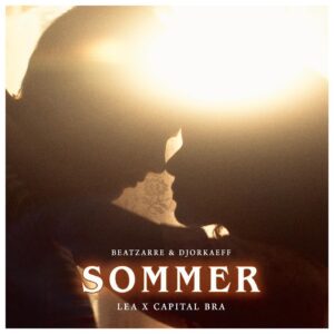 Vincent Stein Instagram - “Sommer” ab jetzt überall! Unendlich viel Liebe an @konstantinscherer @capital_bra und @thisislealea ❤️ und an jeden einzelnen, der uns die ganzen Jahre begleitet hat! Vom Beats-bauen und träumen im Kinderzimmer bis hierher! Ich bin sprachlos und unfassbar stolz auf uns alle! Was für ein Team... ❤️🥰