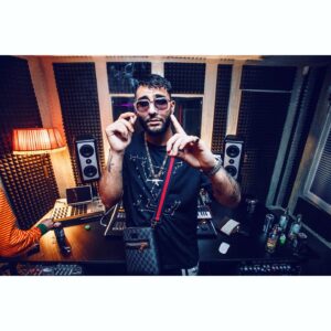 Vincent Stein Instagram - @samra - Kennst du das? Out now! 🔥 ... dieser Schnappschuss ist übrigens in der Studiosession von „Rohdiamant II“ entstanden. 😍