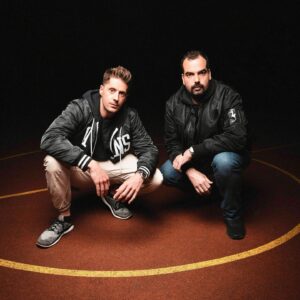 Vincent Stein Instagram - 15 Jahre BEATZARRE & DJORKAEFF! ❤️❤️❤️ Zum Glück hat @benjamindiedering immer seine Kamera dabei, wenn wir nachts auf Basketballplätzen rum hängen 😛