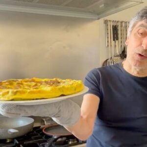 Vincenzo Salemme Instagram - Le prime uova di Pasqua🥚👨🏻‍🍳