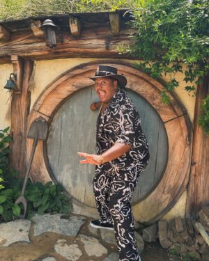 Vinegar Strokes Instagram - When I tell you this was a dream come true…I MEAN IT!!! Had the BEST time at @hobbitontours in New Zealand! The set was incredible and completely surreal! The Hobbit house was magical and I just had the best living my Hobbit fantasy! If your a fan of LOTR and The Hobbit, you gotta come here! 

2 more month to go working on @themissbehaveshow on @virginvoyages before heading back home and still lots of adventures to get up to!! ❤️🧙‍♂️