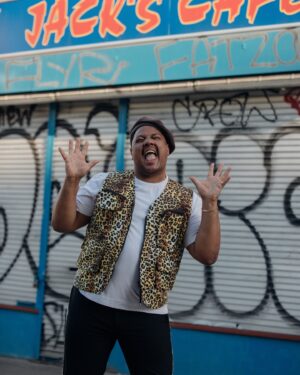 Vinegar Strokes Instagram - Jus’ out n a-bou’ ‘aving a bubble bath in Souf Landon init bruv! 

Translation: just out and about having a laugh and good times in South London, isn’t that right friend! 

📸: @garconjon 
👗: mostly @asos_man @asos @boohoomanofficial 

#presenter #host #faceof #pics #fun #personality #dreamer #gogetter #leopard #london #southlondon #pose #work #fashion #manfashion #lgbt #gayman #daddy