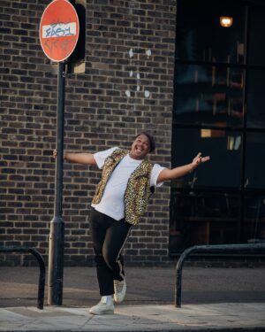 Vinegar Strokes Instagram - Jus’ out n a-bou’ ‘aving a bubble bath in Souf Landon init bruv! 

Translation: just out and about having a laugh and good times in South London, isn’t that right friend! 

📸: @garconjon 
👗: mostly @asos_man @asos @boohoomanofficial 

#presenter #host #faceof #pics #fun #personality #dreamer #gogetter #leopard #london #southlondon #pose #work #fashion #manfashion #lgbt #gayman #daddy