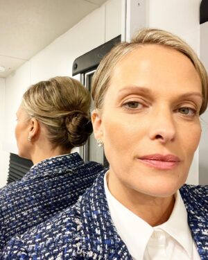 Vinessa Shaw Instagram - Props to the team who turned a bedraggled Vinessa with 3 hours of sleep, into a classy, put together, Diane! #swaggerappletv