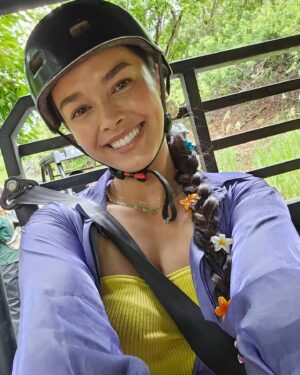 Vinessa Vidotto Instagram - Funnest day on the island! 🦖⛰️🦕