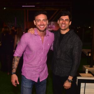 Vini Büttel Instagram - E foi dada a largada para mais um desafio e realização de um sonho: está oficialmente aberto o @reserva.rooftop . Obrigado a todos os amigos por terem vindo me prestigiar e fazer parte desse momento da minha vida. Grato por tudo o que passei para chegar até aqui e grato a vcs que me seguem e torcem por mim, saibam que tambem fazem parte desse sonho. 💚🏡🥩