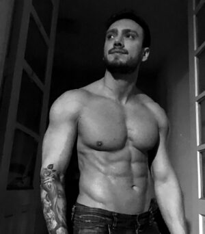 Vini Büttel Instagram - Those days everything was grey... #frangoprateado #quarentenamaldita #ghébomeeugosto