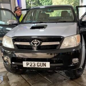 Vinnie Jones Instagram - My Toyota Hilux project before and after by Stu Brown 👊 

#toyota #hilux #hilux4x4 #4x4