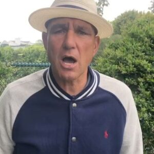 Vinnie Jones Instagram - If you want a share if the latest 4 horses get in touch with @roguesgalleryracing 🏇👊

#horseracing