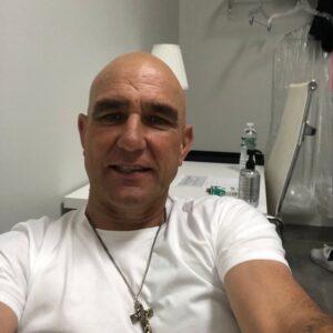 Vinnie Jones Instagram - Hope everyone’s well, just on set @nbclawandorder 
@nbc 

#organizedcrime #lawandorder #NewYork