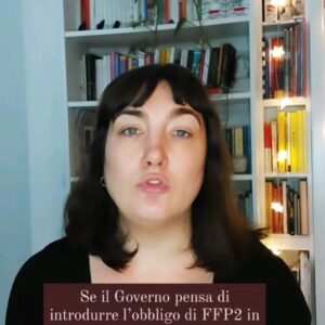 Viola Carofalo Instagram - Avete fatto il tampone? Siete positivi? Bhe non siete soli (no, io per fortuna no 🤘 ma molti dei miei conoscenti lo sono). Ma siamo sicuri che tamponarsi sia una questione di responsabilità individuale e un costo che dobbiamo sopportare noi come privatə cittadinə? Io dico di no.
Negli USA stanno per inviare 500 milioni di tamponi gratuiti alla popolazione. Significa che si può fare se c’è la volontà politica, anche da noi in Italia.