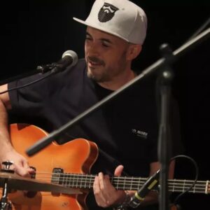 Virginia Maestro Instagram - Qué fin de semana tan bonito 💙 Gracias al público que nos acompañó el viernes, y a mis queridos compañeros @alfonsoferrermusic Ricardo y Mer. A @laryjlen por cuidarnos y la oportunidad, al @ayto_cabanillas 🙏🏻
A @nat_simons por juntarnos a tantos compañeros y compañeras disfrutando de su talento, feliz de haber formado parte 😘 y ser testigo una noche inolvidable. 
#felizlunes