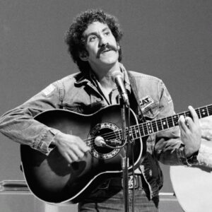 Virginia Maestro Instagram - Tuvo una carrera muy corta, pero aún así nos regaló algunas de las melodías más bonitas de la historia de la música. José Ángel nos acercará la vida de Jim Croce apoyándose en algunas de sus canciones más célebres.

Café Sonoro, un podcast de Virginia Maestro y José Ángel Martín. ¿Nos acompañas?

#podcast #jimcroce #musica #cafesonoro #cafesonoropodcast