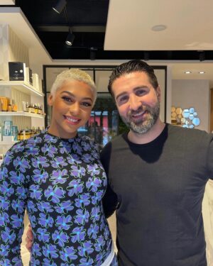 Virginie Philippot Instagram - Call me storm 🌩

Merci @mitchells_coiffure