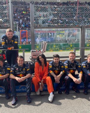 Virginie Philippot Instagram - @redbullracing 🧡

#f1 #grandprix #racing #gp #formule1 #fia #car #cars #racingcar #redbull #redbullracing #2022
