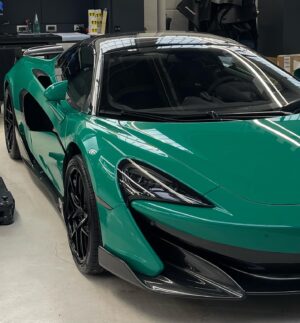 Virginie Philippot Instagram - Afterwork #mclaren 🥂
🧡 Discovering THE NEW MCLAREN ARTURA 📸 1

#mclaren #mclarenartura #artura #car #carsofinstagram #carporn