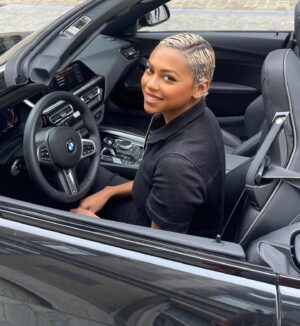 Virginie Philippot Instagram - ⭐️ Le parfait mélange de puissance et de beauté. #BMWZ4 

#LifeOnTheRoad #BMW #BMWbelux #car #cars #carlovers #cabriolet