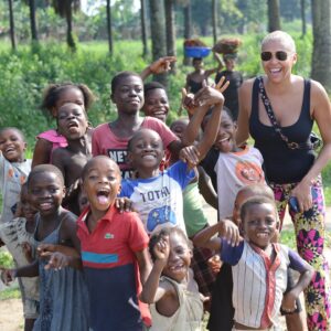 Virginie Philippot Instagram - We stellen met enthousiasme Virginie voor als ambassadrice van Maison Maurice. Haar vermogen om mensen te inspireren, achtergrond, passie voor humanitaire hulp en brede netwerk maken haar de ideale vertegenwoordiger van onze missie. 

Nous vous présentons avec enthousiasme Virginie comme ambassadrice de Maison Maurice. Sa capacité à inspirer les gens, son parcours, sa passion pour l’aide humanitaire et son vaste réseau font d’elle la représentante idéale de notre mission.