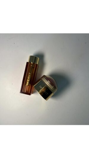 Virginie Vandelac Instagram - Deux produits | un look !! 

Le but de ce maquillage est de me libérer de trop d’étape ou de trop de produits ,de me donner du Glow en toute simplicité et ce avec un seul blush et un seul rouge à lèvres vous aimez ? Ça vous parle ?

Blush crème Beverly Hills & signature lip Ginger @merit