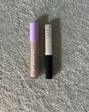 Virginie Vandelac Instagram - Mes favoris @sephoracanada ! 
Moi aussi j’ai envie de partager mes Musst en vue de la vente 15-20% qui en ce moment en vigueur !! 

@shiseido revitalessence le fond de tient 
@makeupforever fond de teint poudre bluring effect 
@narsissist cream bronzer laguna
@makeupbymario cream blush (toutes les teintes) 
@tower28beauty cache cernes 
@narsissist radiant creamy color corrector 
@patricktabeauty blush 
@makeupforever artist highlighter 
@hourglasscosmetics phantom lipgloss 
@hourglasscosmetics micro crayon yeux 
@bobbibrown creamy eyeshadow stick 
@armanibeauty eye tint 
@benefitcanada precisely microfin brow pencil 
@makeupbymario lip liner suede 
@summerfridays lip oil 
@shiseido eyelash curler 
@youthtothepeople body products 
Vous pouvez retrouver d’autres must en stories et dans Mon shopmy