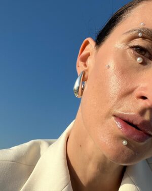 Virginie Vandelac Instagram - Would wear this pearl makeup on repeat 🤍