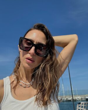 Virginie Vandelac Instagram - 1-@domrebel
2-le béret que j’ai failli m’acheter 
3-jet lag & happy 
4-ca aide pas le jet lag
5-mais ça oui 
6-brainstorm créatif / connection et juste profiter du moment avec lui