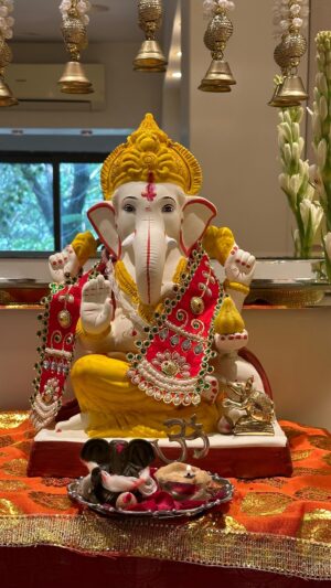 Vishal Malhotra Instagram - Welcome home Bappa.
Ganpati Bappa Moriya 🙏❤️❤️