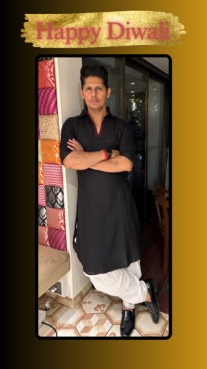 Vishal Malhotra Instagram - Have a WOW Diwali guys. 
Loads of love and health. 
Happy Diwali 🪔 🎉 🧨 ❤️
#diwali #happydiwali #dhanteras #india #wow #music #memes