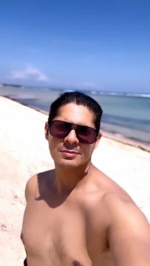 Vishal Malhotra Instagram - Bali…. Beautiful Bali !
Swam in the Indian Ocean and became one with nature ❤️🧿