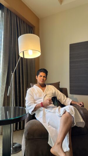 Vishal Malhotra Instagram - Kal Raat aaya mere ghar ek chor.  Aage kya hua