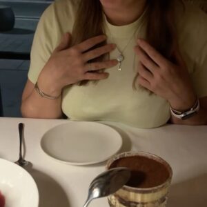 Vitaliya Gospodarik Instagram - Начну с конца, уютно, весело и вкусно посидели с девочками, что аж захотелось поделиться без нарезок и монтажей теплотой этого вечера🥰 вообще здесь в моем инстаграм такие хорошие и приятные люди собрались, что в целом, после просмотра этих видео - будет ощущение, что мы все вместе посидели в ресторане вкусно поели и весело посидели) #limassol #cyprus #tartufo