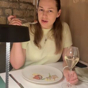 Vitaliya Gospodarik Instagram - Начну с конца, уютно, весело и вкусно посидели с девочками, что аж захотелось поделиться без нарезок и монтажей теплотой этого вечера🥰 вообще здесь в моем инстаграм такие хорошие и приятные люди собрались, что в целом, после просмотра этих видео - будет ощущение, что мы все вместе посидели в ресторане вкусно поели и весело посидели) #limassol #cyprus #tartufo
