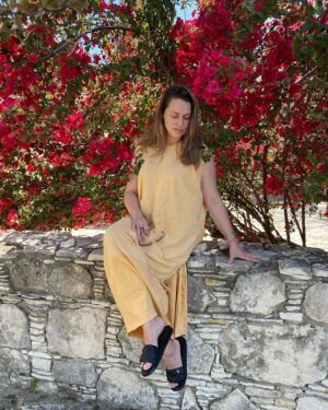 Vitaliya Gospodarik Instagram - А помните времена, когда в инстаграме были только фотографии? Было много ангелоподобных жестко отфотошопленных женщин, которые исчезли, как только пришло время разговаривать на камеру, потому что в нашу жизнь ворвались стрисы и рилсы)
Я, как любила много поговорить и пофилосовствовать, так и люблю - будь то видео или текст)

А нужны ли сейчас фотографии в инстаграм? Оставляют ли они след, просматриваются ли они вообще или нет?) перекличка на тему фото)