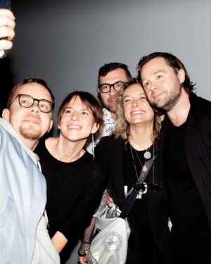 Vitaly Gogunsky Instagram - В 40 жизнь только начинается? 
Могу сказать, что в 45 я будто только научился ходить и говорить
Сейчас, уже набравшись сил после праздника, хочу тут закрепить слова благодарности.
Благодарю каждого, кто был со мной в этот день. И тех, кто не был, вижу все ваши поздравления.
Благодарю друзей, которые наполнили целый концертный зал аплодисментами, благодарю родителей, чья поддержка ощущалась на протяжении всего вечера.
Благодарю моих музыкальных коллег, которые были со мной на сцене в этот день.
Благодарю всех, кто принимал участие в организации этого процесса. Я смог по-настоящему расслабиться и поделиться своим творчеством.

О творчестве…
Этот юбилей стал не только отметкой времени, но и подтверждением того, что я на правильном пути в своей творческой деятельности
Я и не мог мечтать, что однажды мое хобби достигнет такого уровня, будет вдохновлять и воодушевлять людей.
Могу только благодарить и продолжать делать то, что я люблю.
Это новый и свежий этап в моей жизни.
Новый сезон, который я рад вам представить.

Благодарю всех, кто сделал этот праздник таким особенным!

Организация: @jenyaizo 
@katrin_raduga 
@ilyamusatov 

Фото: @vasilina.photo 
Фото и видео: @sharky_life