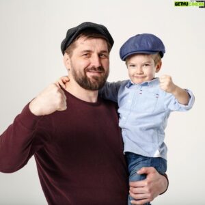 Vitaly Minakov Instagram - Милые и дорогие женщины! Весна ,это то время, когда все вокруг оживает и просыпается, солнце становится выше , а день дарит больше света и тепла. Именно в это время мы отмечаем День той, которая наделена великой способностью дарить счастье и любовь, а главное, жизнь ! С праздником дорогие и любимые! Пусть вашу жизнь наполняют любовь,радость и гармония ,а родные и близкие радуют!  С Международным женским днём!!! 💐💐💐