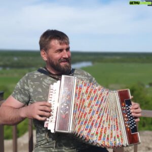Vitaly Minakov Instagram - Играй ,гармонь любимая.
#лесаполяиреки