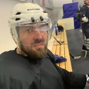 Vitaly Minakov Instagram - Хоккей в понедельник, заряд положительных эмоций на всю неделю. @gabdullin_mma_official