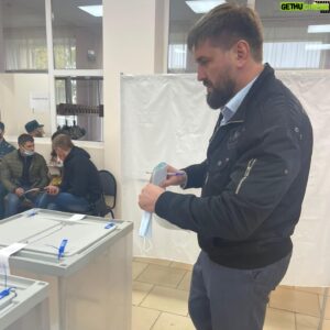 Vitaly Minakov Instagram - Сегодня посетил 78 избирательный участок в Володарском районе города Брянска и выполнил свой гражданский долг. 

Честность, прозрачность и открытость - вот принципы, которые должны быть главенствующими в процессе проведения любых выборов.

Если вы ещё не проголосовали, то у вас есть несколько часов, чтобы сделать выбор. Свой выбор! 

И помните - важен каждый голос!

#Минаков #ВиталийМинаков #Брянскаяобласть
