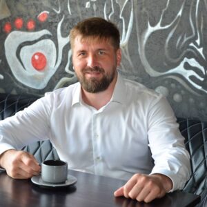 Vitaly Minakov Instagram - Открываю рубрику ответ-вопрос. Под этим постом вы можете задать мне
любые интересующие вас вопросы. Оставляйте их в комментариях, голосуйте за лучшие своими лайками. Отвечу на самые интересные и разнообразные из них. Рассчитываю на корректный и содержательный разговор. Вопросы принимаются до конца дня пятницы. Голосовать за лучшие вопросы можно будет до момента, пока я на них отвечу.