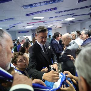 Vítor Baía Instagram - Mais uma grande manifestação de AMOR ao nosso querido FCPORTO.💙🐉 #casafcportodeviseu @fcporto