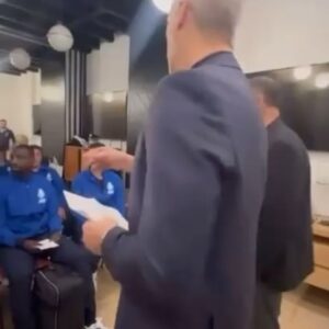 Vítor Baía Instagram - Somos a imagem do nosso Porto. Respeito pelo passado, orgulho no presente e desejo de tudo que queremos para o nosso futuro.
Estaremos sempre presentes. Seremos sempre Porto! 💙 @fcporto @todospeloporto2024