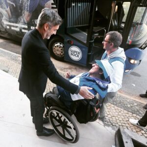 Vítor Baía Instagram - O Portismo não se mede, mas há sócios que fazem mais esforços que outros. Sempre atrás dos 3 pontos, nada mais interessa. Tanto Porto! 💙 @fcporto @fundacao.vitorbaia