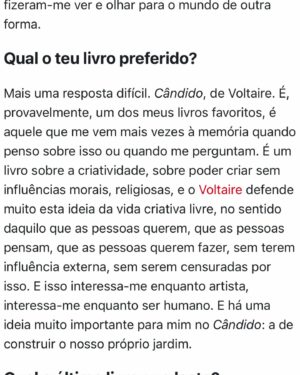Vítor Silva Costa Instagram - Um homem relativamente sério a dizer coisas relativamente sérias. 

Este projecto da @michellecoelho.b e da Sofia Neves para o @publico.pt chama-se Na Minha Estante e tem como premissa falar sobre livros que nos são importantes. 

Estes são alguns dos meus. 
A entrevista está em todas as plataformas do Jornal Público. 

@connosco.pt 
@carrelosquad