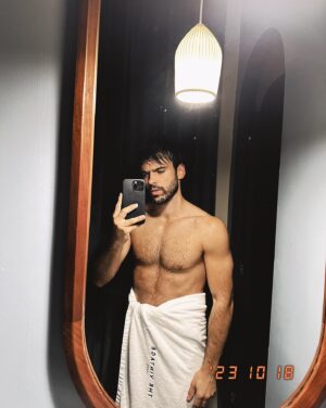 Vítor Silva Costa Instagram - Perdi completamente o juízo, foi a tempestade.