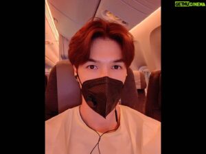 Vivian Dawson Instagram - I felt very underdressed for this flight, luckily the crew was nice enough to give me a gown also. Whatever it takes to keep safe. Wearing a mask isn't just to protect yourself but to protect others. So good to see everyone playing their part 👍