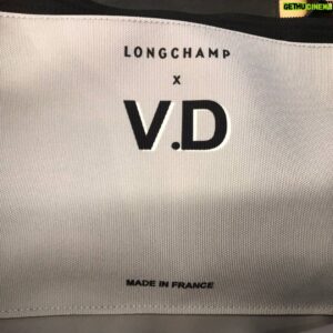 Vivian Dawson Instagram - Big shout out to Longchamp for this awesome personalised bag. Of course I had to take my new favourite bag to get my old favourite food 蔥抓餅 haha😍

#MyPliage
#MyPliagebyLongchamp
#nike 
#夜市 
#nightmarket 
#蔥抓餅 
#scallionpancake

Photography by @dwu_fit