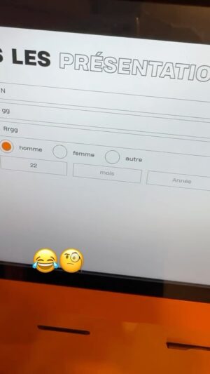 Vivian Grimigni Instagram - Du coup à votre avis c’est pour quel type d’espèce ? 
Petit À : Spitz allemand chien à poil court 
Petit  B : la grand-mère à @simoncastaldi 
Petit C :  les personnes ayant les mêmes prothèses fessiers que @maevaa.ghennam 
Ou petit D : une autre espèce humaine que nous sommes pas au courant. 
@basicfitfr  vous me posez une colle là 🧐